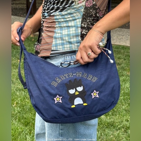 BAGGU x Hello kitty and friends Medium Crescent Bag - Picture 1 of 5